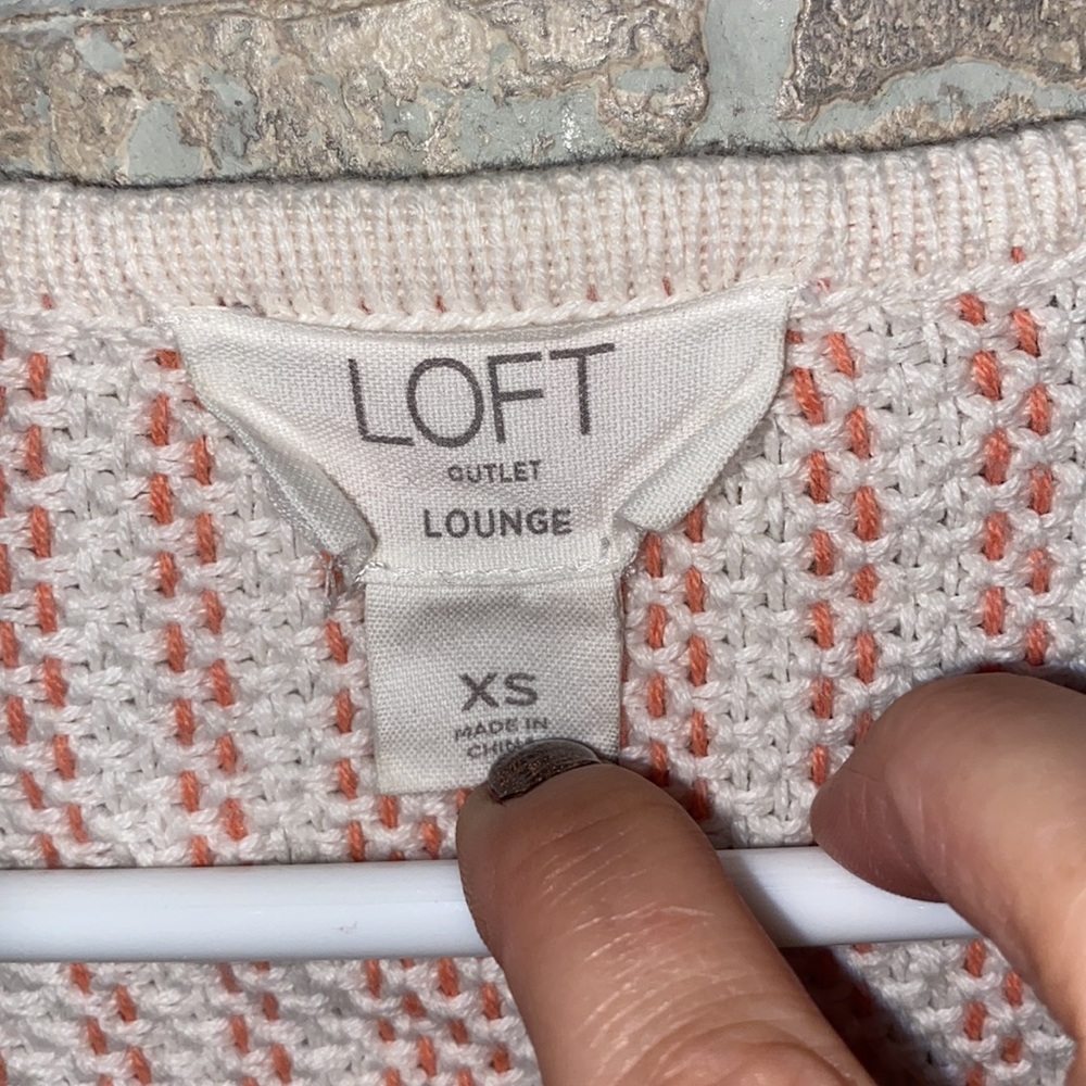 ✅Loft Outlet Lounge Sleeveless Sweater with Fringe bottom hem - Picture 4 of 7